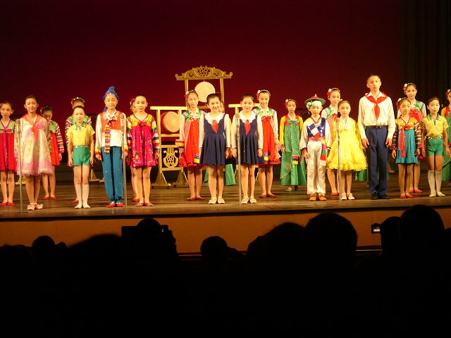 少年宮小學生表演。